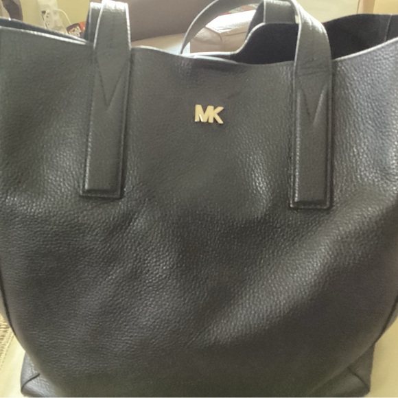 MICHAEL KORS LEATHER TOTE - Picture 3 of 9